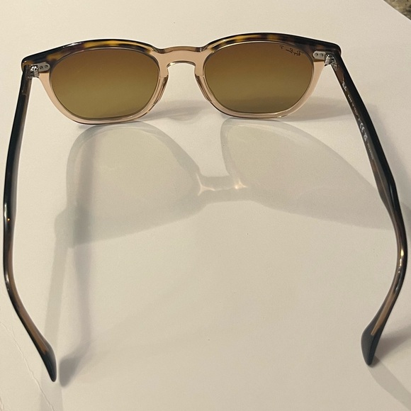 Ray-Ban Women\'s Brown Tortoiseshell Sunglasses - Classic Style main image 5
